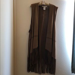 Brown fringe sleeveless jacket